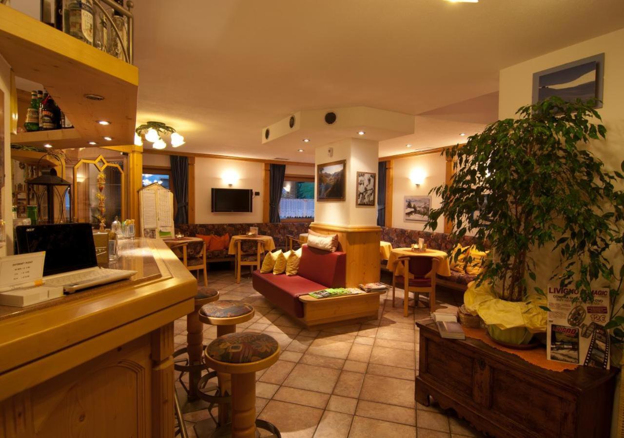 Hotel Daniela リヴィーニョ エクステリア 写真